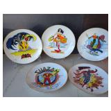 DC Super Heroes Plate Collection: International Museum