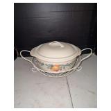 Corelle Coordinates Casserole Dish with Lid & Metal Holder