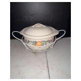 Corelle Coordinates Stoneware Casserole Dish with Lid and Wire Holder