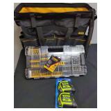 DEWALT TOOL BAG WITH TAPE MEASURES AND 100 ELITE SERIES DRILL BIT SET