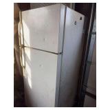 General Electric Top Freezer Refrigerator