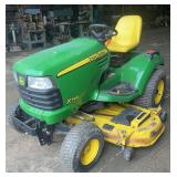 John Deere X744 Lawn Tractor