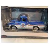 SpecCast Collectibles Kentucky Wildcats 1:25 Scale Vehicle Replica