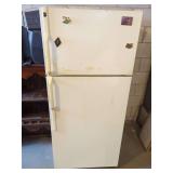 Hotpoint Top-Freezer Refrigerator