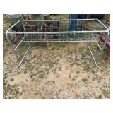 L4- 8 FT HAY FEEDER