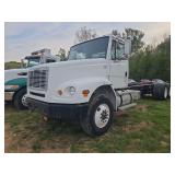 L12- 1999 FREIGHTLINER FL112 (HAS TITLE)