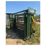 L3- ARROWQUIP 74 SERIES CATTLE CHUTE