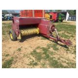 L10- NEW HOLLAND SQUARE BALER