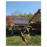 L10- GRAVITY WAGON WITH HYDRAULIC AUGER