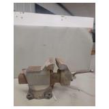 Bench Vise with Swivel Base