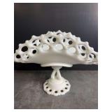 Westmoreland White Lace Banana Fruit Stand