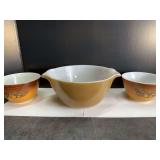 2 Pyrex Bowls and Large Mix and Pour