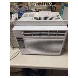 WINDOW A/C UNIT GENERAL ELECTRIC WORKS GREAT.