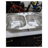 ELKAY STAINLESS STEEL DOUBLE BOWL SINK 33X22 4 HOLE