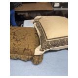 BAG OF DECORATIVE PILLOWS