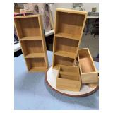 A PLATE AND 6 DIFFERENT SIZED DRAWER DIVIDERS