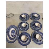 32 PIECE DISH SET BY HOMER LAUGHLIN