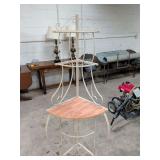 IRON CORNER SHELF 24X17X67