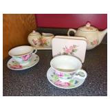 Gibson Teaware Set with Floral Motif