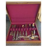 Oneida Stainless Steel Flatware Set