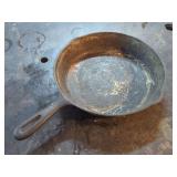 Cast Iron Skillet with Handle Aperture