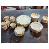 Floral Pattern Porcelain Dinnerware Service Set