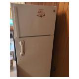 GE Top-Freezer Refrigerator