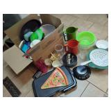 Kitchenware Assortment with Black & Decker Griddle