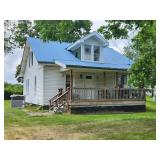 2 Houses and Barn of the Late Thomas and Linda Berry Estate at Absolute Online Auction