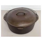 Lodge USA 8D0 Cast Iron Dutch Oven with Lid