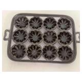 Cast Iron Gem Pan with 12 Scalloped Molds