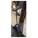 Viking 2 1/4 Ton Hydraulic Floor Jack