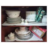 Pfaltzgraff Winterberry Buffet Lamp and Ceramic Dinnerware Grouping