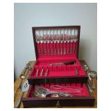 1847 Rogers Bros. Heritage Silverplated Flatware Set with Wooden Storage Chest