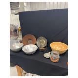 Kitchenware Assortment of Bowls, Strainers, and Jars