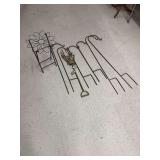 Metal Garden Decor and Plant Stand Set