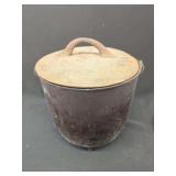 Cast Iron Pot with Lid and Bail Handle