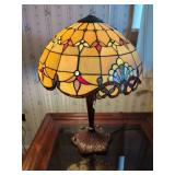 Stained Glass Table Lamp with Floral Motif and Metal Base