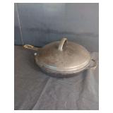 Lodge Cast Iron Skillet with Lid 8SK