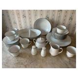 Noritake Ranier 6909 Porcelain Dinnerware Service Set