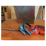 Black and Decker NHT2218 18V Cordless Hedge Trimmer