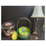 Mixed Residential Decor and Holiday Miscellaneous Items