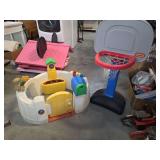 Little Tikes Plastic Play Wall and Basketball Hoop