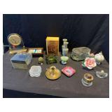 Mixed Decorative Home Furnishing and Accessory Group