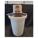 Richmond Cedar Works Model 71 Four Quart Electric Ice Cream Maker