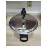 IMUSA Aluminum Pressure Cooker with Lid and Black Handles