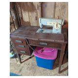 Singer Stylist Zig-Zag Model 457 Sewing Machine with Wooden Cabinet