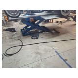 Hydraulic Motorcycle Lift Table with Folding Ramps