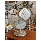 Metal Oscillating Desk Fan