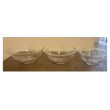 Set of 3 Daisy Pattern Clear Glass Mixing Bowls